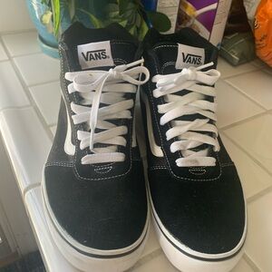 Vans Classic Black and White High-Tops unisex men’s 10 Women’s 12